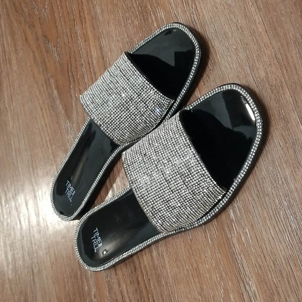 (9) NWOT Time and Tru Rhinestone Embellished Slide Sandals Outdoor Wedding Fancy